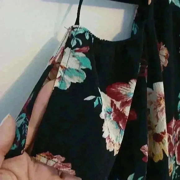 Lilly black cold shoulder blouse size small - Picture 10 of 16